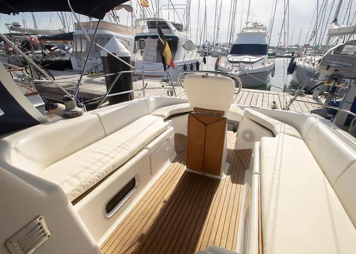On A Sailing Boat In بوتيل *